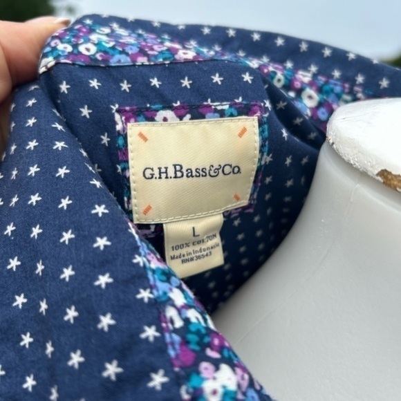 G.H. Bass & Co. blue, with white stars, button down shirt - Picture 5 of 7